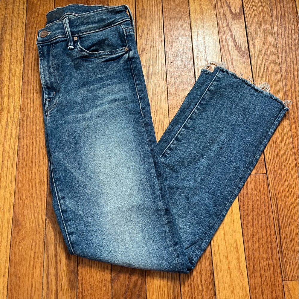 MOTHER - Blue Rascal Crop Fray Denim Jeans
